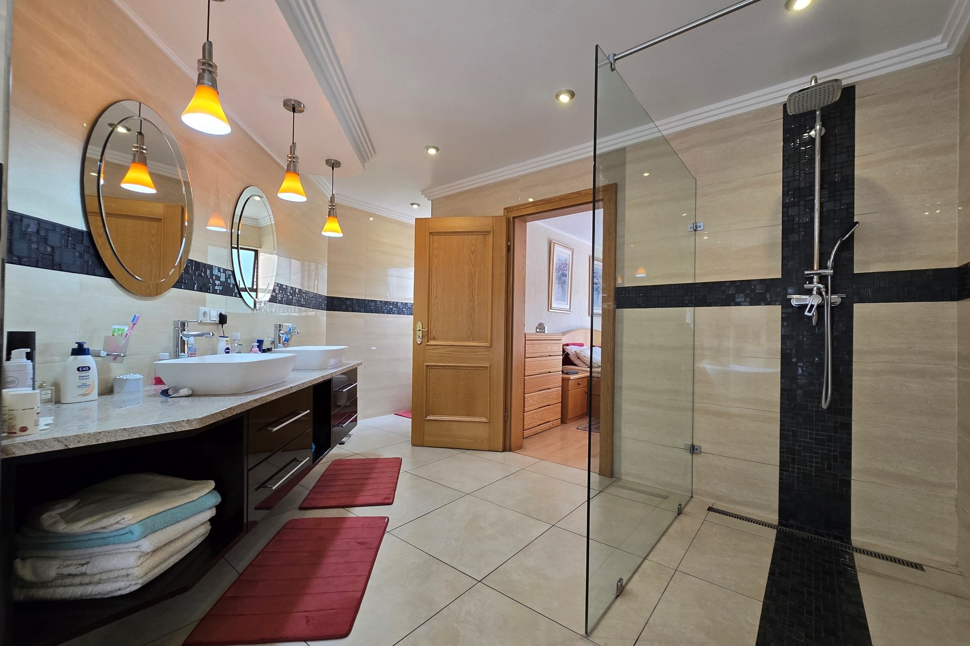 Timeless elegance, Double Story Home in a secure, exclusive boomed community
