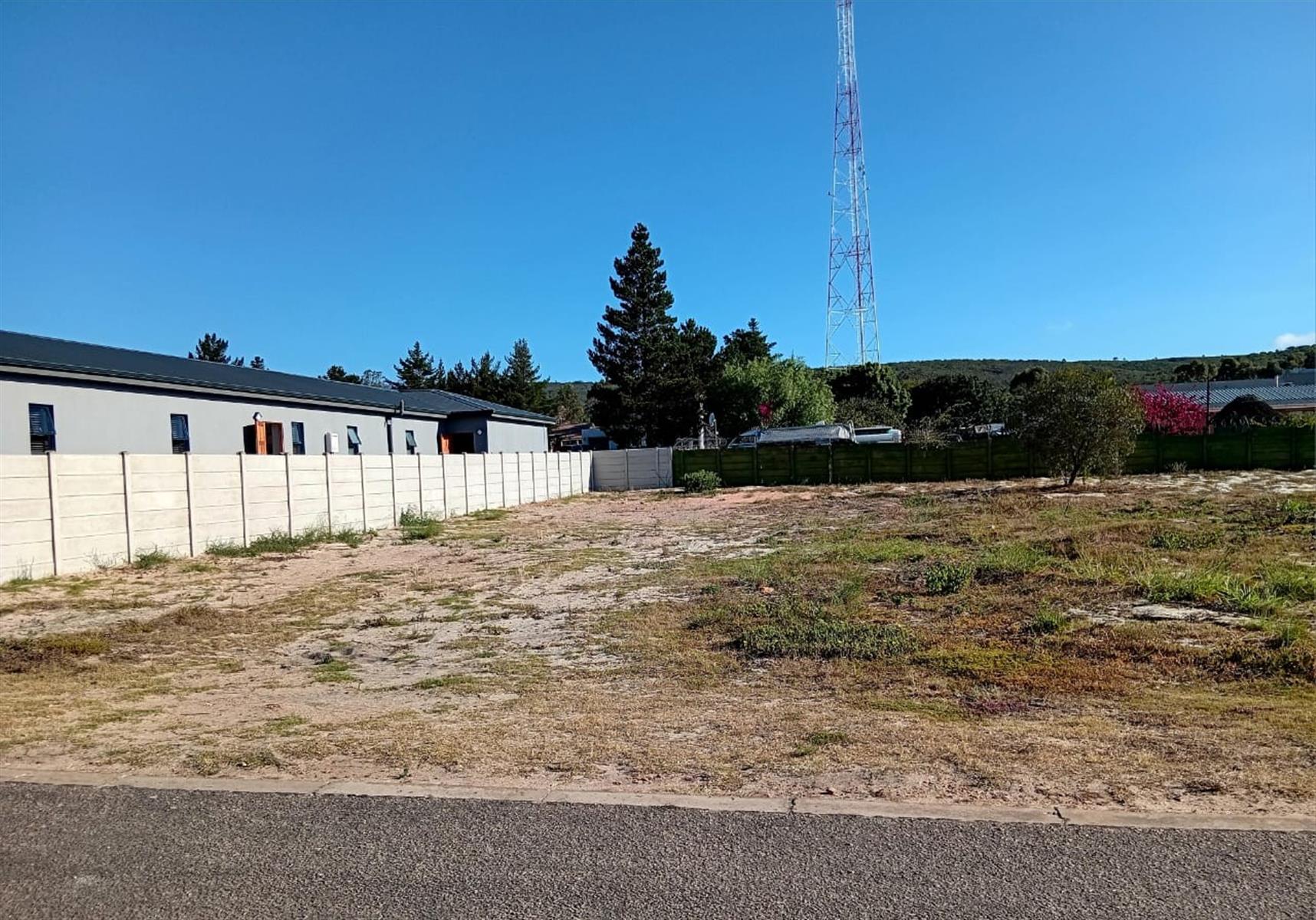 Large stand in Aloe Park with  no restrictions in building style