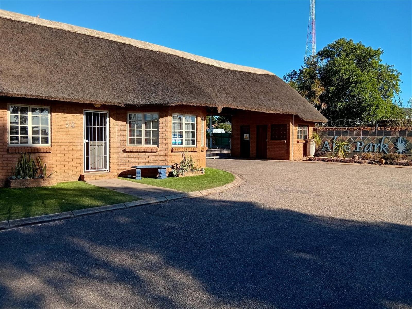 Large stand in Aloe Park with  no restrictions in building style