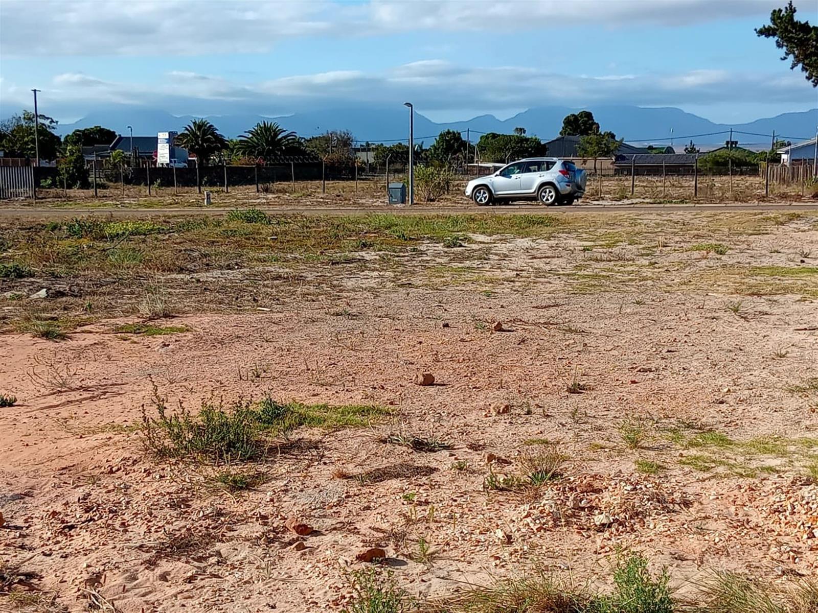Large stand in Aloe Park with  no restrictions in building style