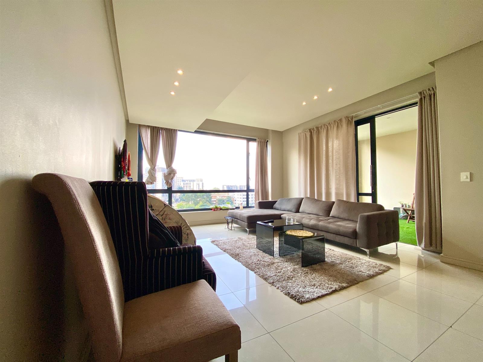 Luxury 2 Bed Apartment For Sale in Morningside, Sandton