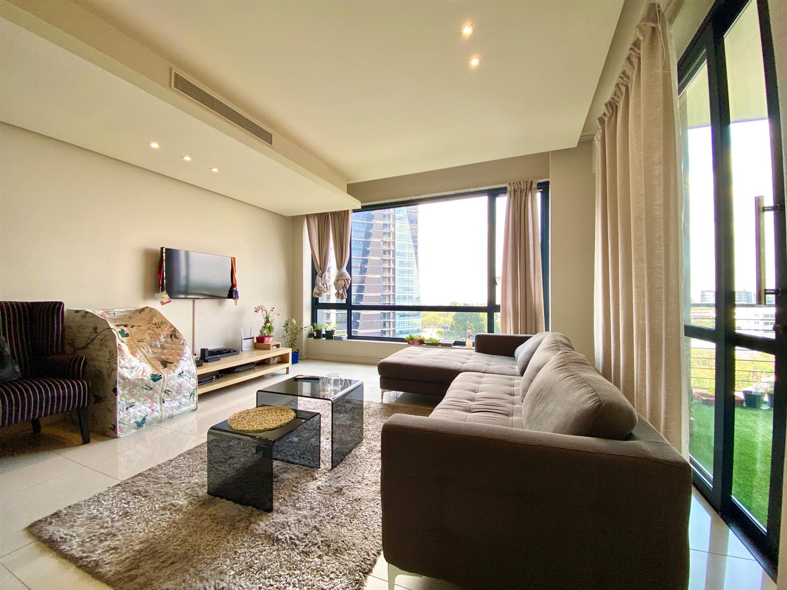 Luxury 2 Bed Apartment For Sale in Morningside, Sandton