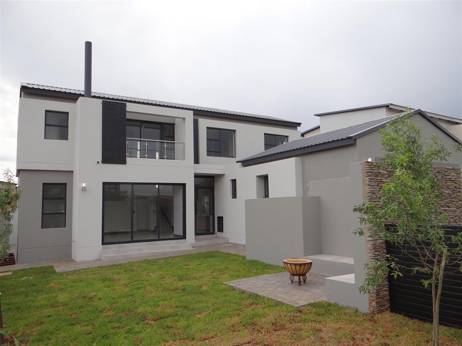 4 Bedroom House For Sale in Fountainbrook Estate, Midstream Estate, Centurion