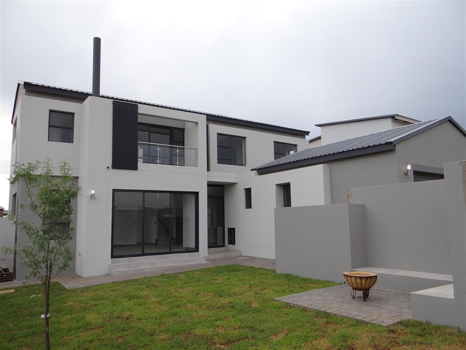 4 Bedroom House For Sale in Fountainbrook Estate, Midstream Estate, Centurion