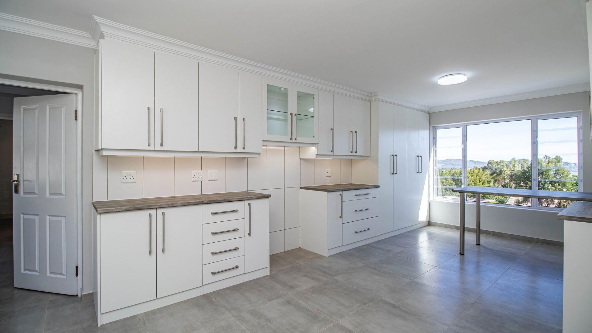 Newly Renovated Family Home With Lagoon Views