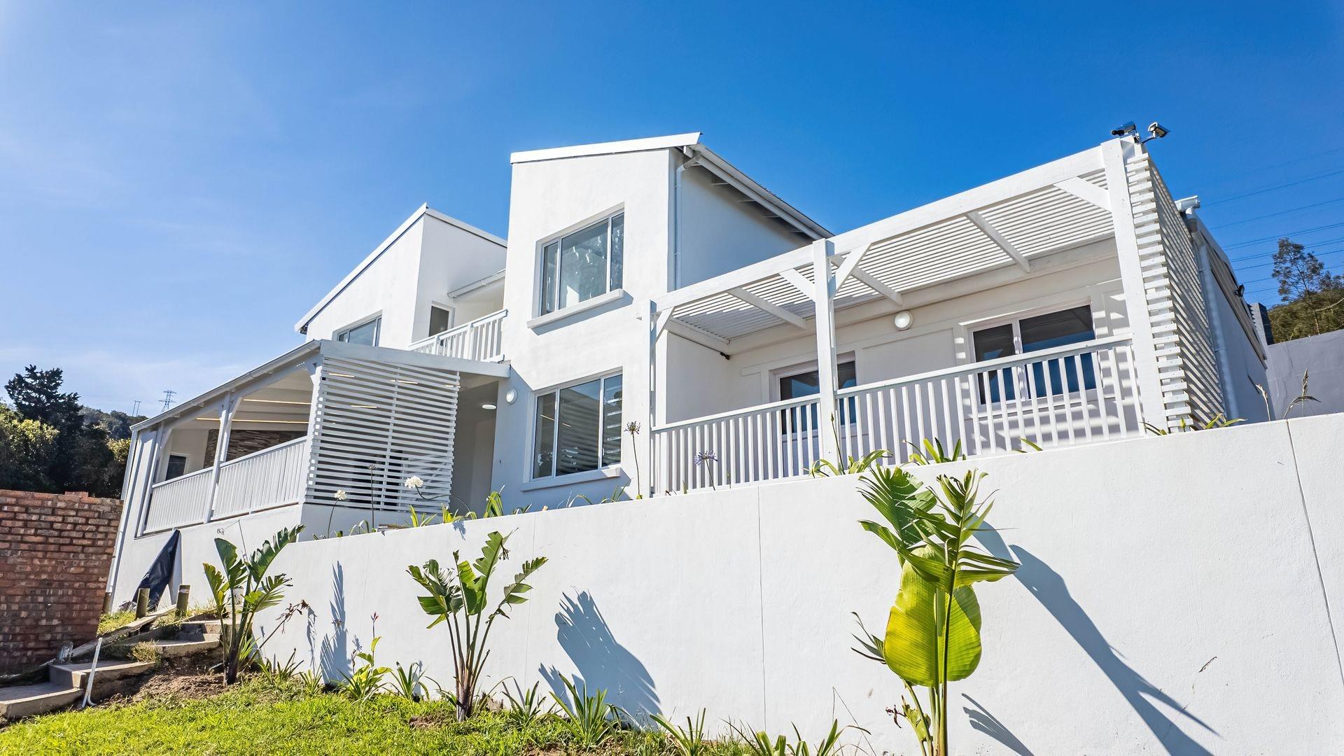 Newly Renovated Family Home With Lagoon Views