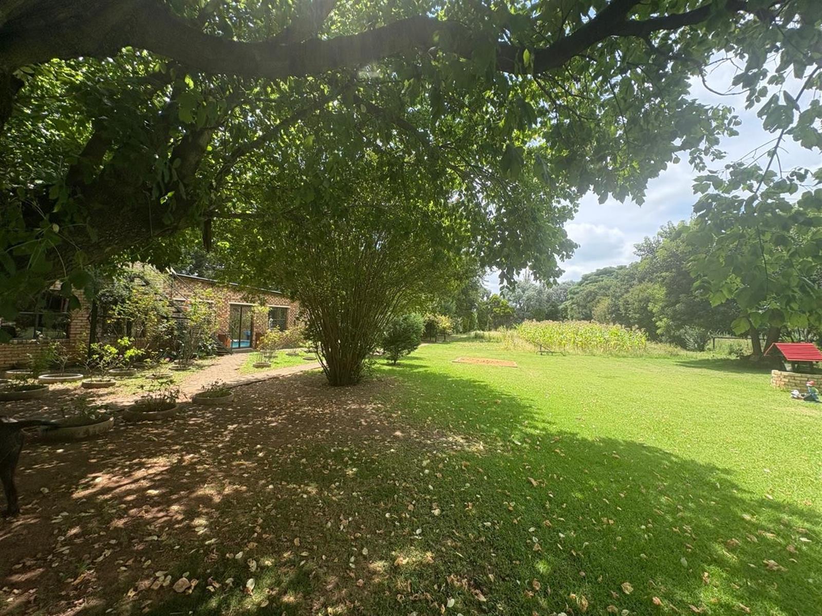 Off‑Grid Riverfront Retreat - 3‑Bedroom Home with Heated Pool on 5,000m² Smallholding in Ingogo