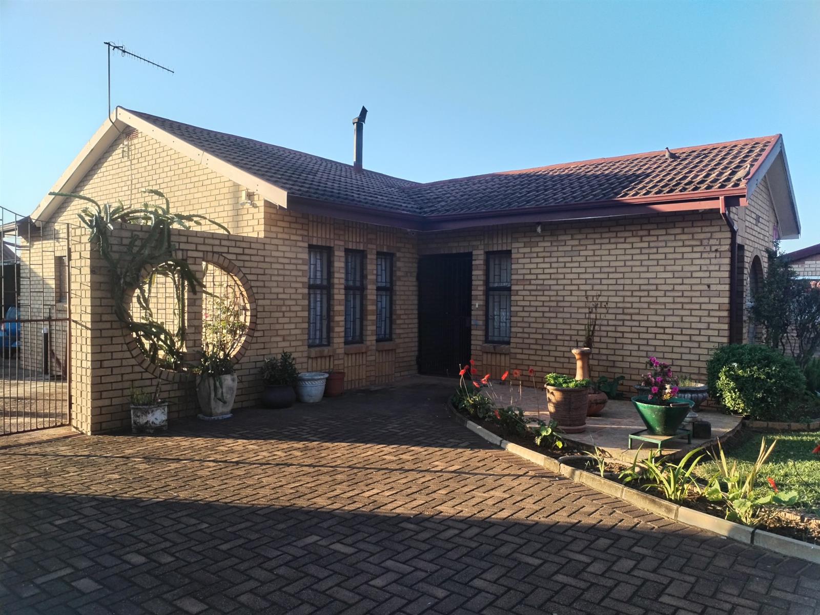 House For Sale in Lennoxton, Newcastle, KwaZulu Natal