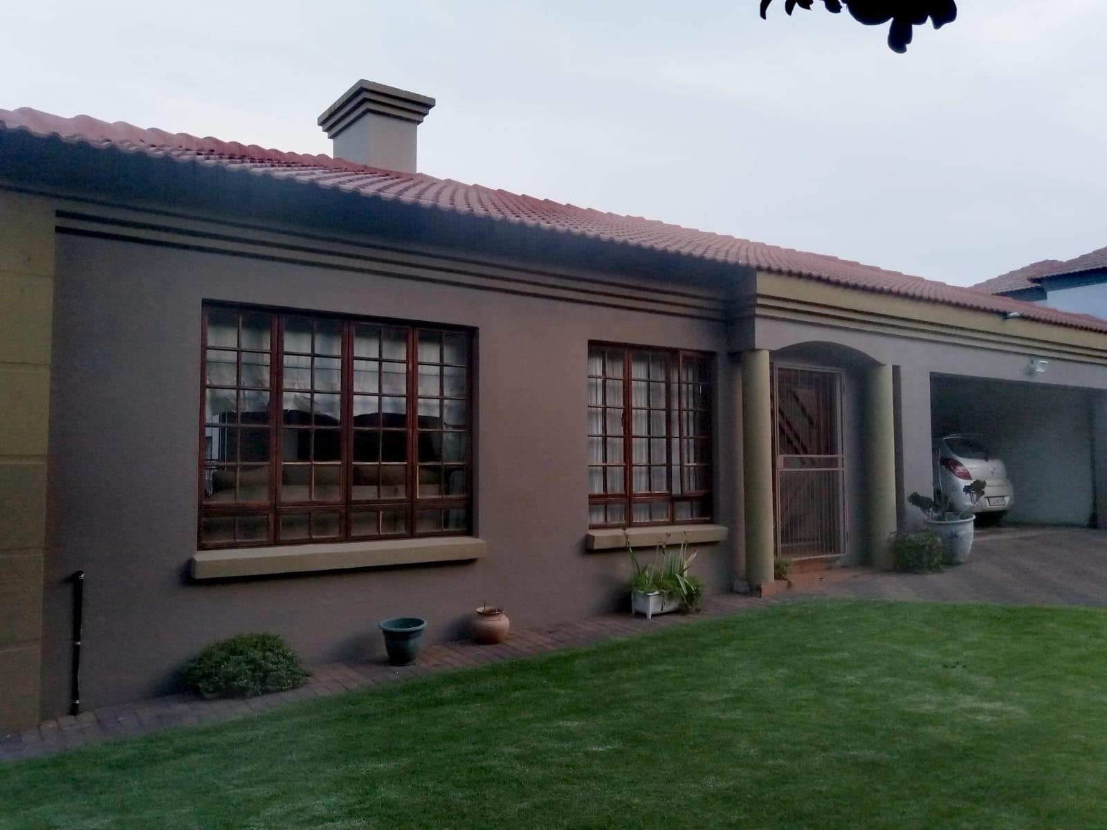 Complex For Sale in Reyno Ridge, Witbank
