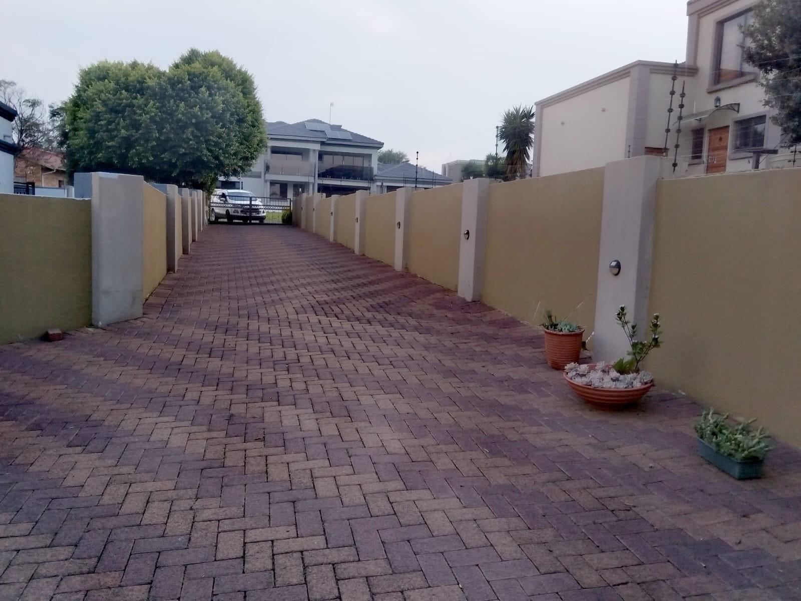 Complex For Sale in Reyno Ridge, Witbank