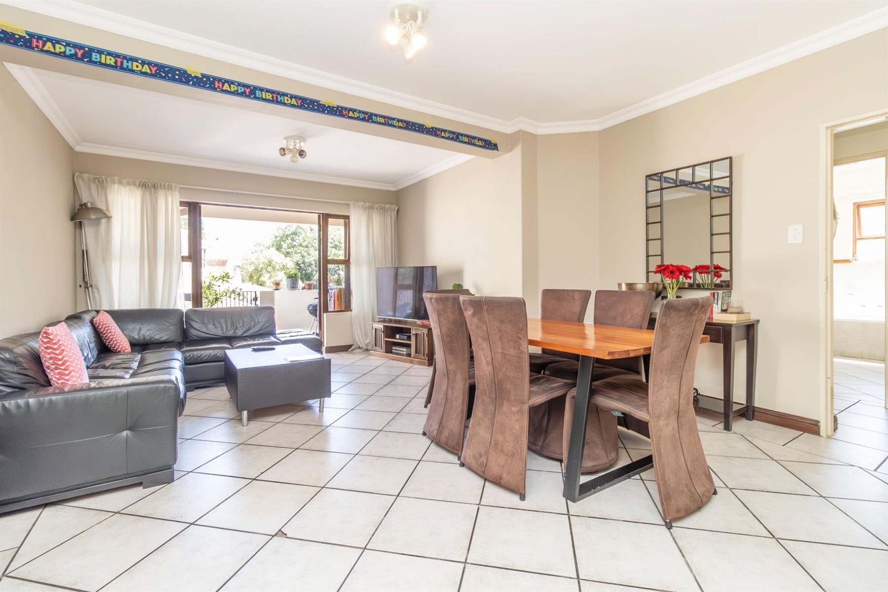 Spacious 2 Bed 2nd Floor Unit in Bantry Oval.