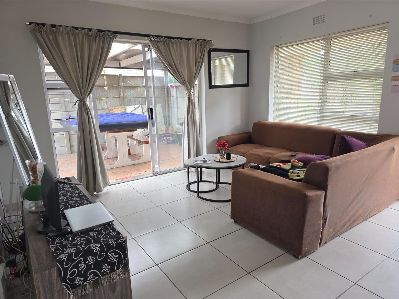 Townhouse For Sale in Annandale, Kuils River - REDUCED PRICE
