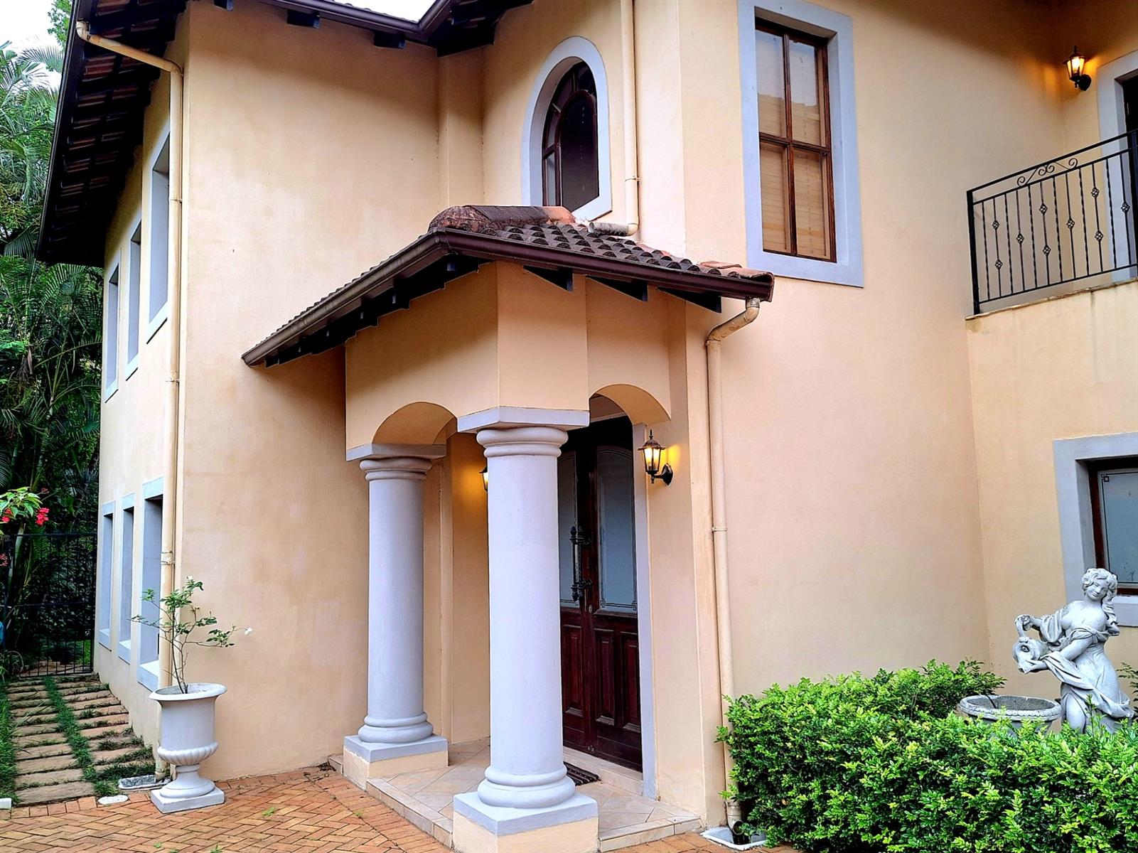 Exclusive Tuscan Townhouse For Sale in Westville, Durban, KwaZulu Natal