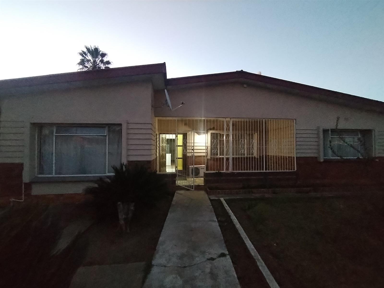 House For Sale in Lennoxton, Newcastle, KwaZulu Natal