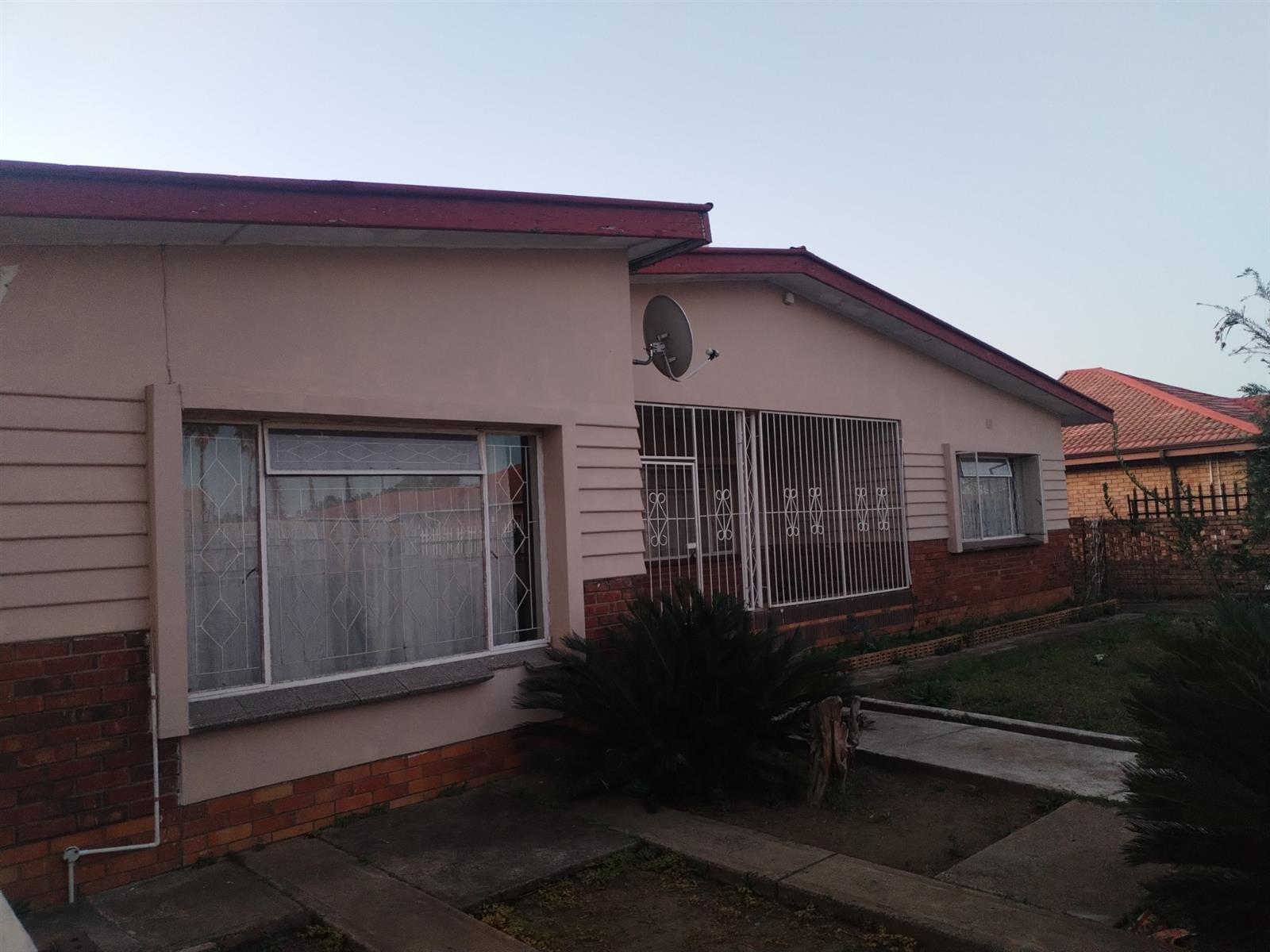 House For Sale in Lennoxton, Newcastle, KwaZulu Natal