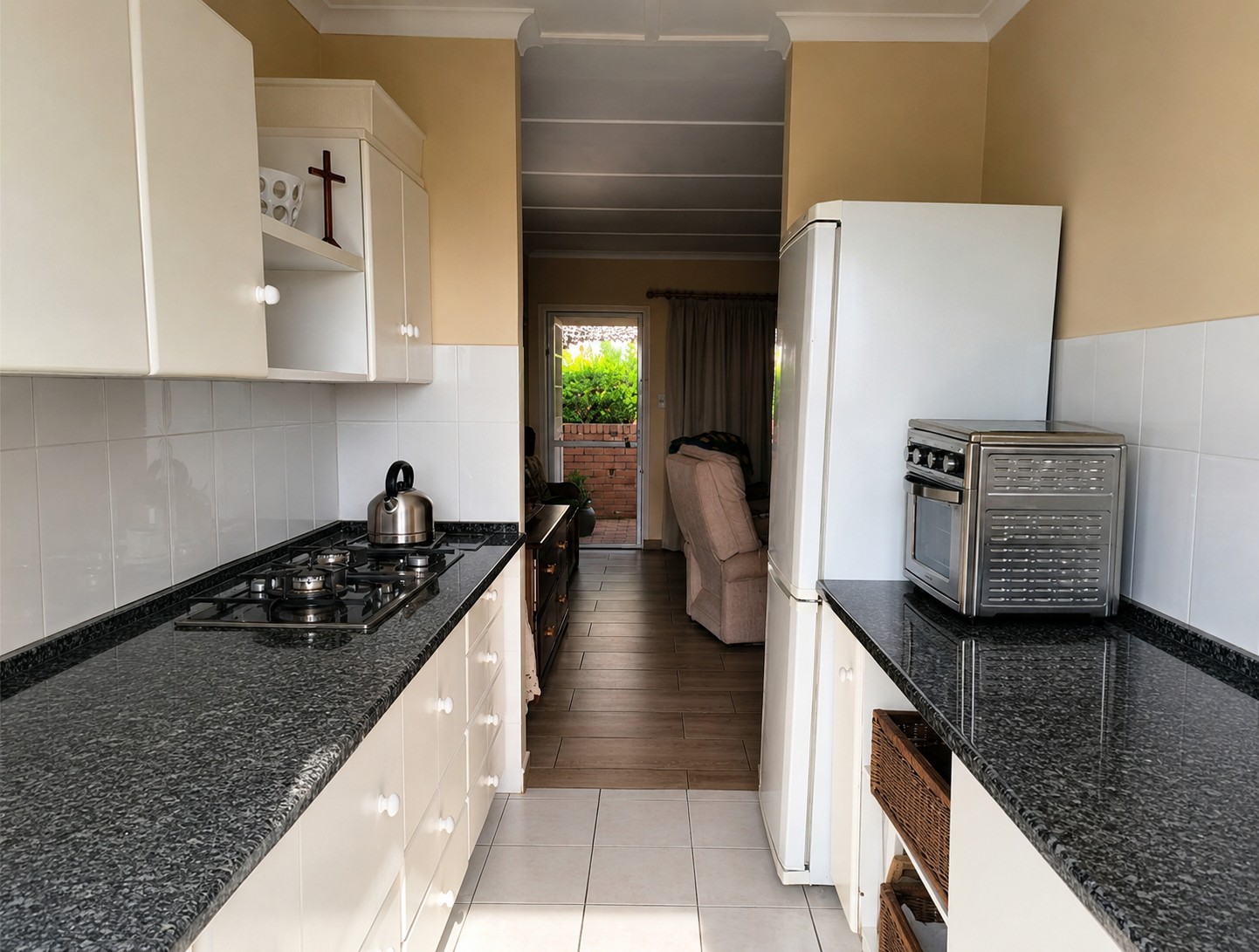 Townhouse for sale in Scottburgh Central, Scottburgh, KwaZulu Natal, 60 m²
