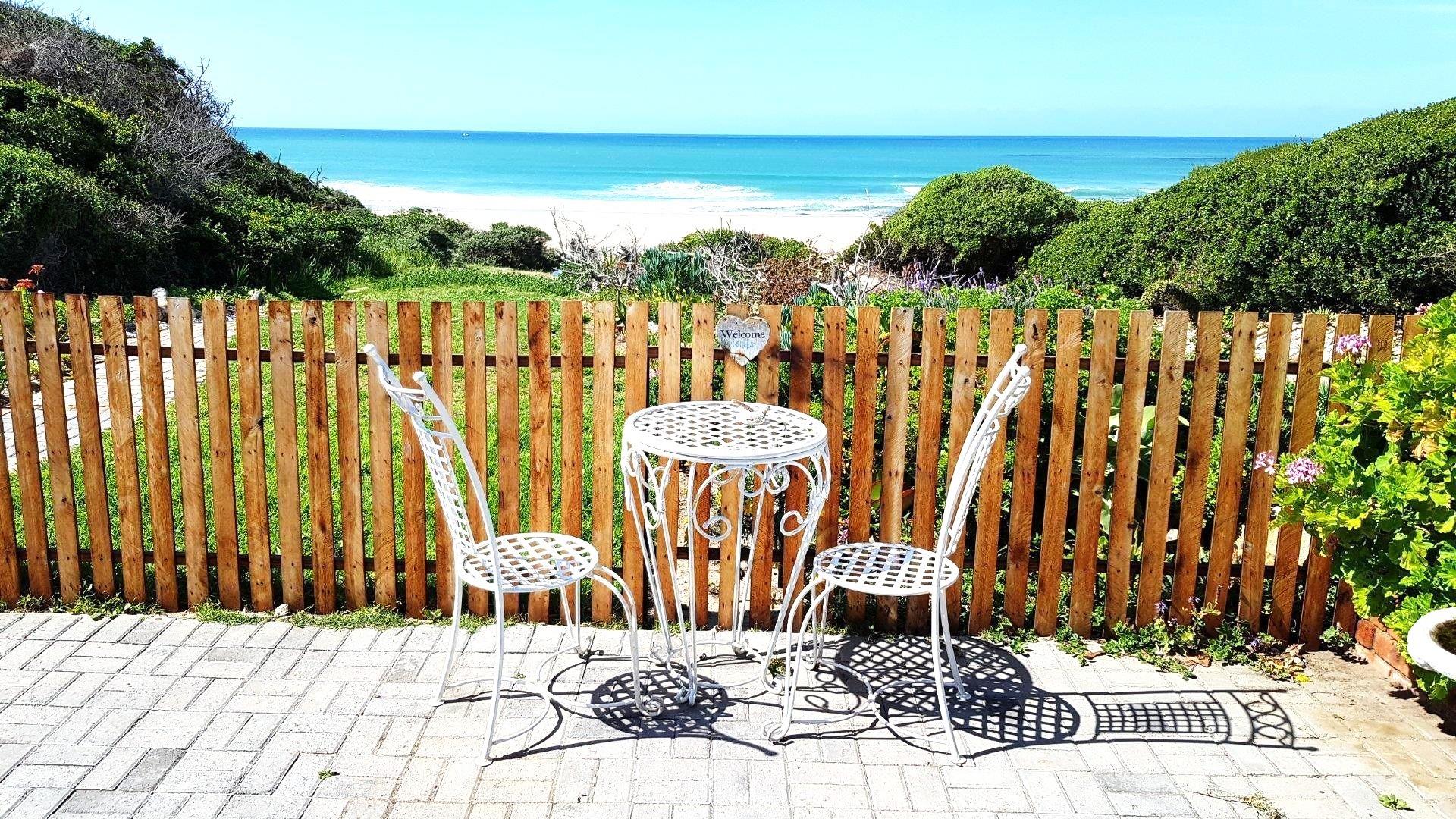 Beachfront Home with Private Beach Access in Ferreira Town - Jeffreys Bay