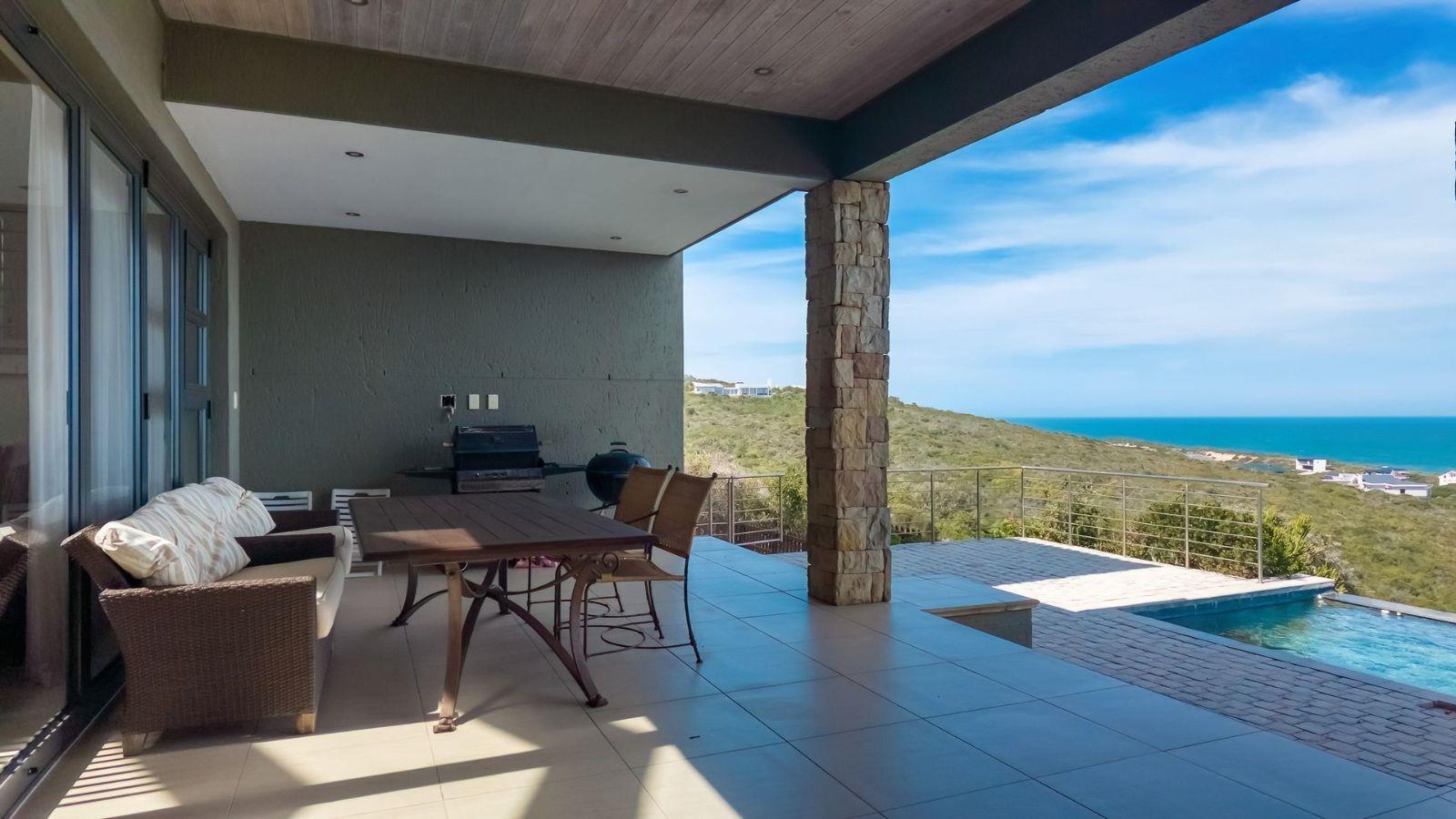 Ocean view, Bush and River Living in the Garden Route!