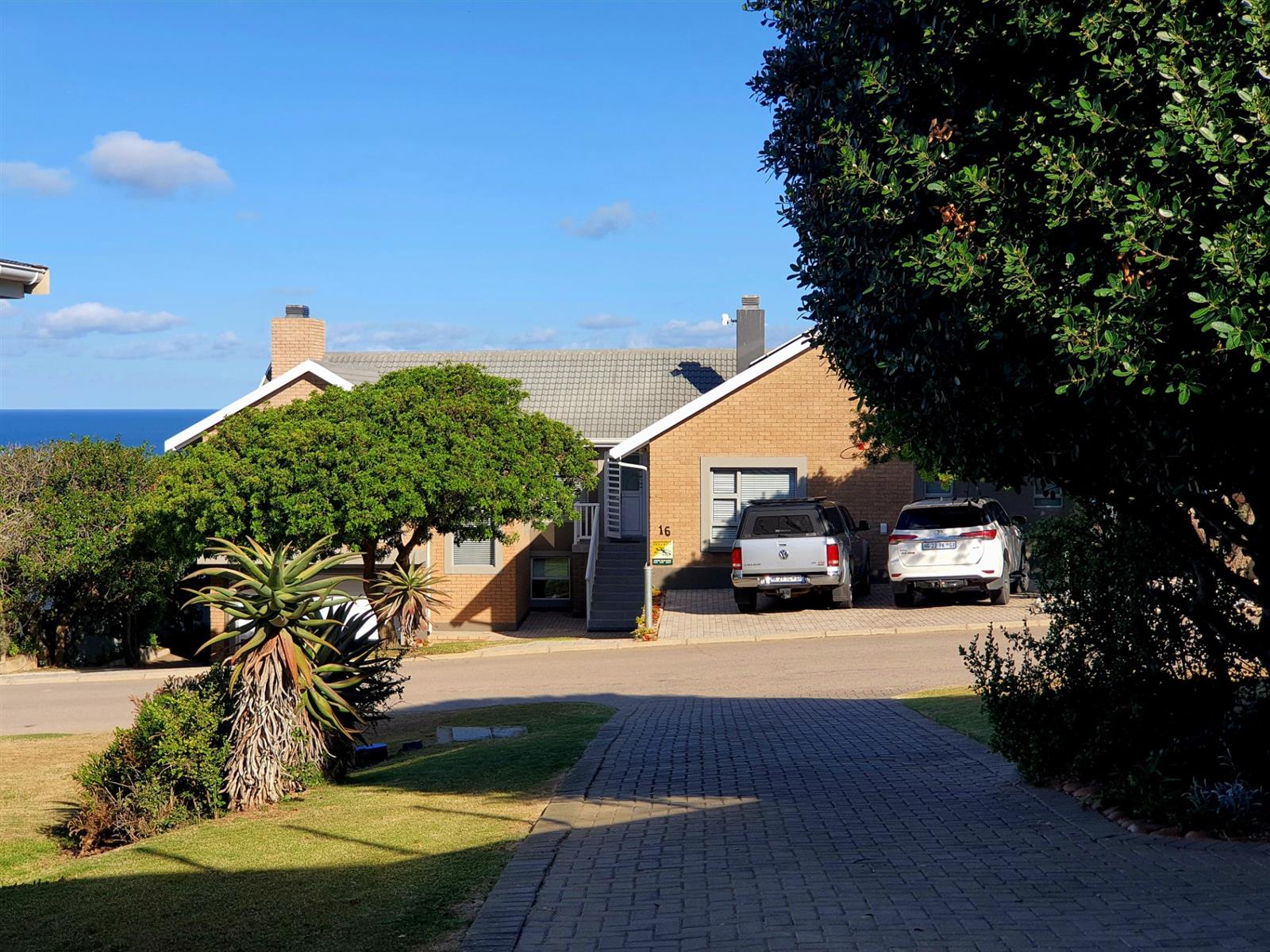 Ideal Multi-Generational Home in the Heart of Boggomsbaai