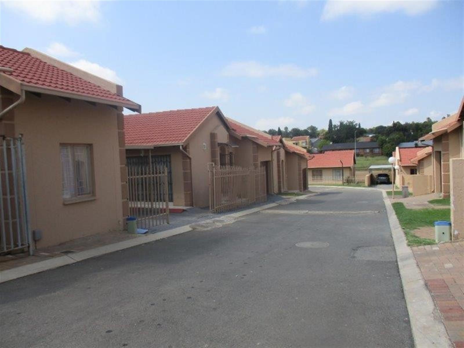 House For Sale in Birchleigh North, Kempton Park