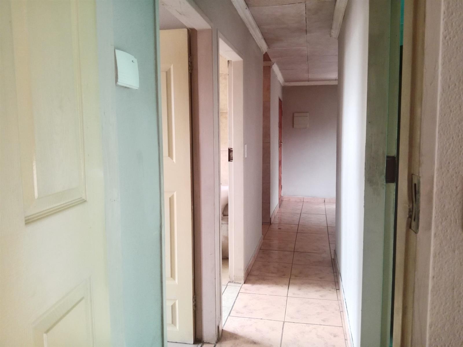 3 Bedroom House with a Garage To Rent in Philip Nel Park, Pretoria West