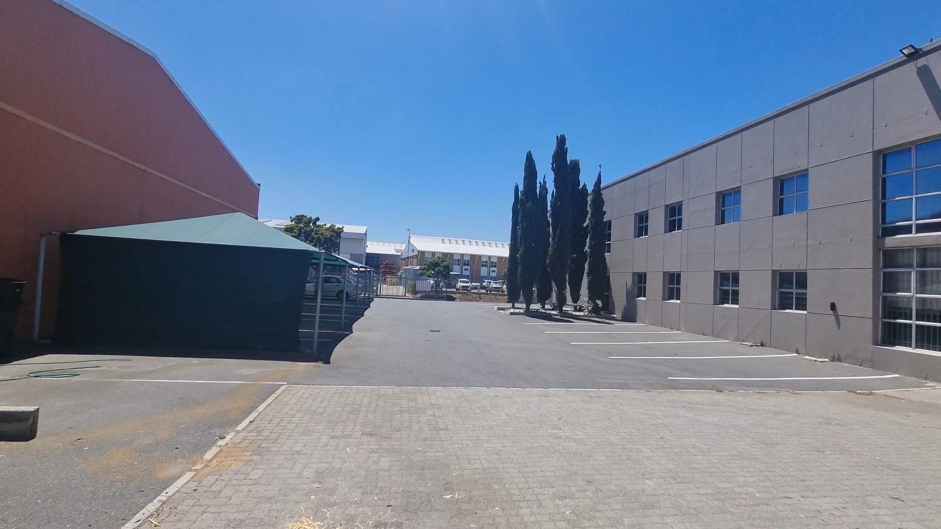 3100sqm Warehouse To Rent in Montague Gardens, Milnerton