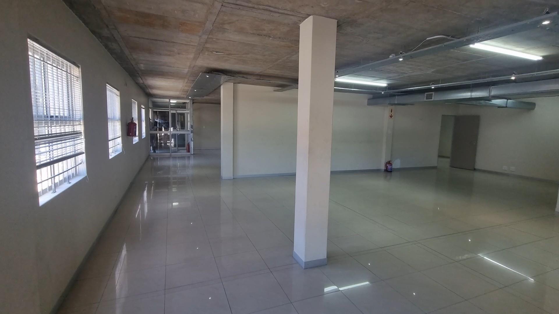 3100sqm Warehouse To Rent in Montague Gardens, Milnerton