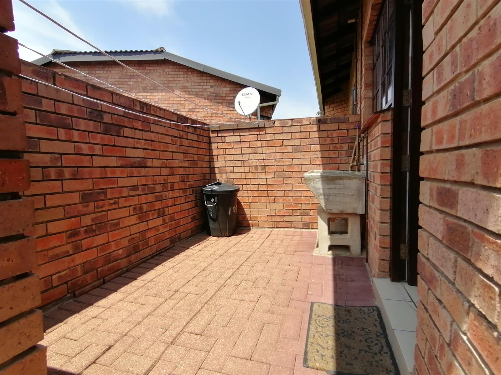 Margate. Townhouse in secure eco estate