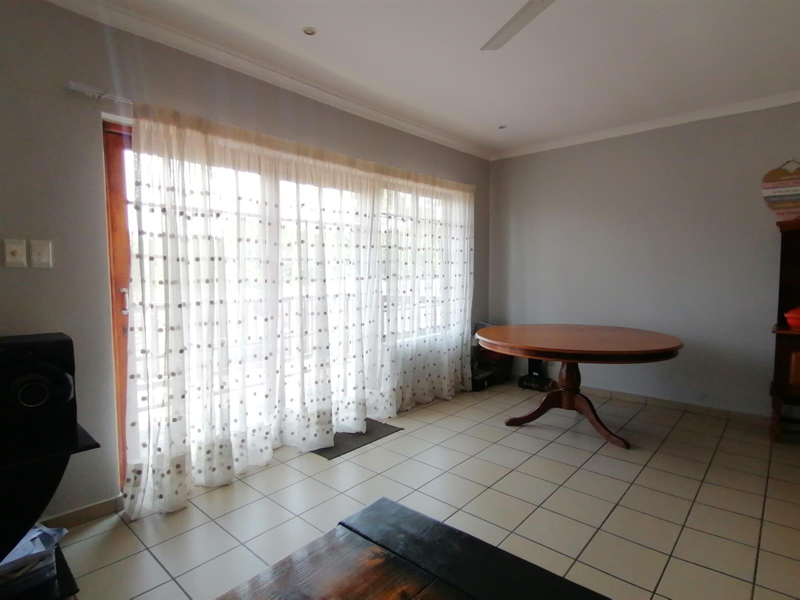 Margate. Townhouse in secure eco estate