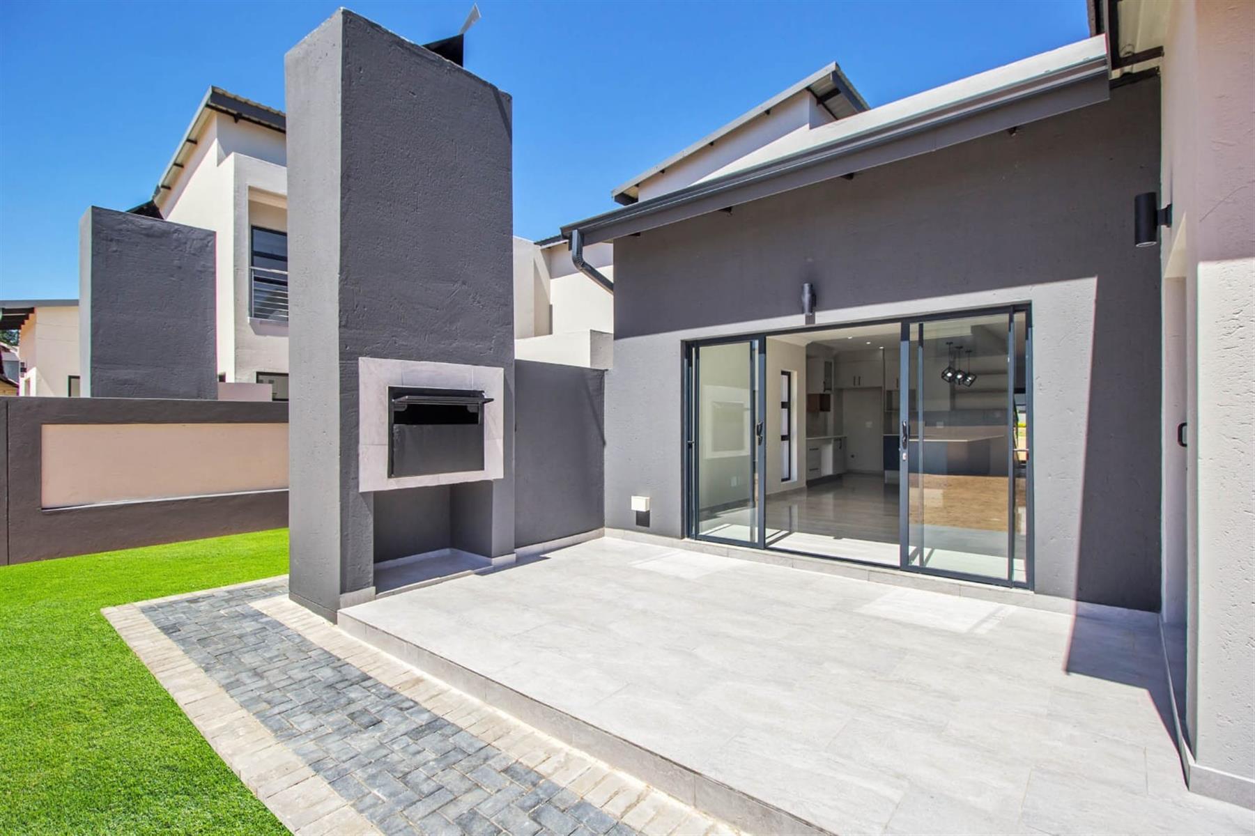 luxurious completed standalone for sale in Roodepark Eco Estate Kameeldrift East Pretoria Gauteng