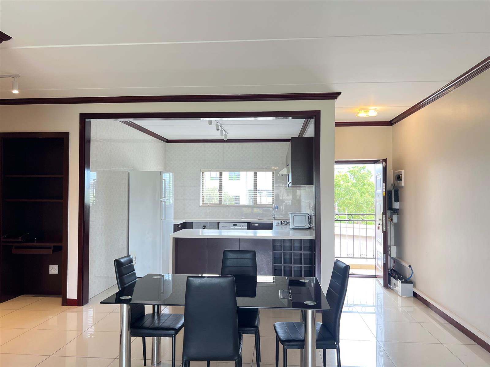 Modern 3bedroom Apartment in Summerset