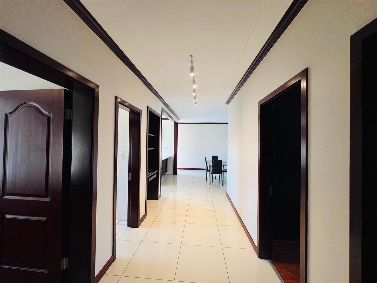 Modern 3bedroom Apartment in Summerset