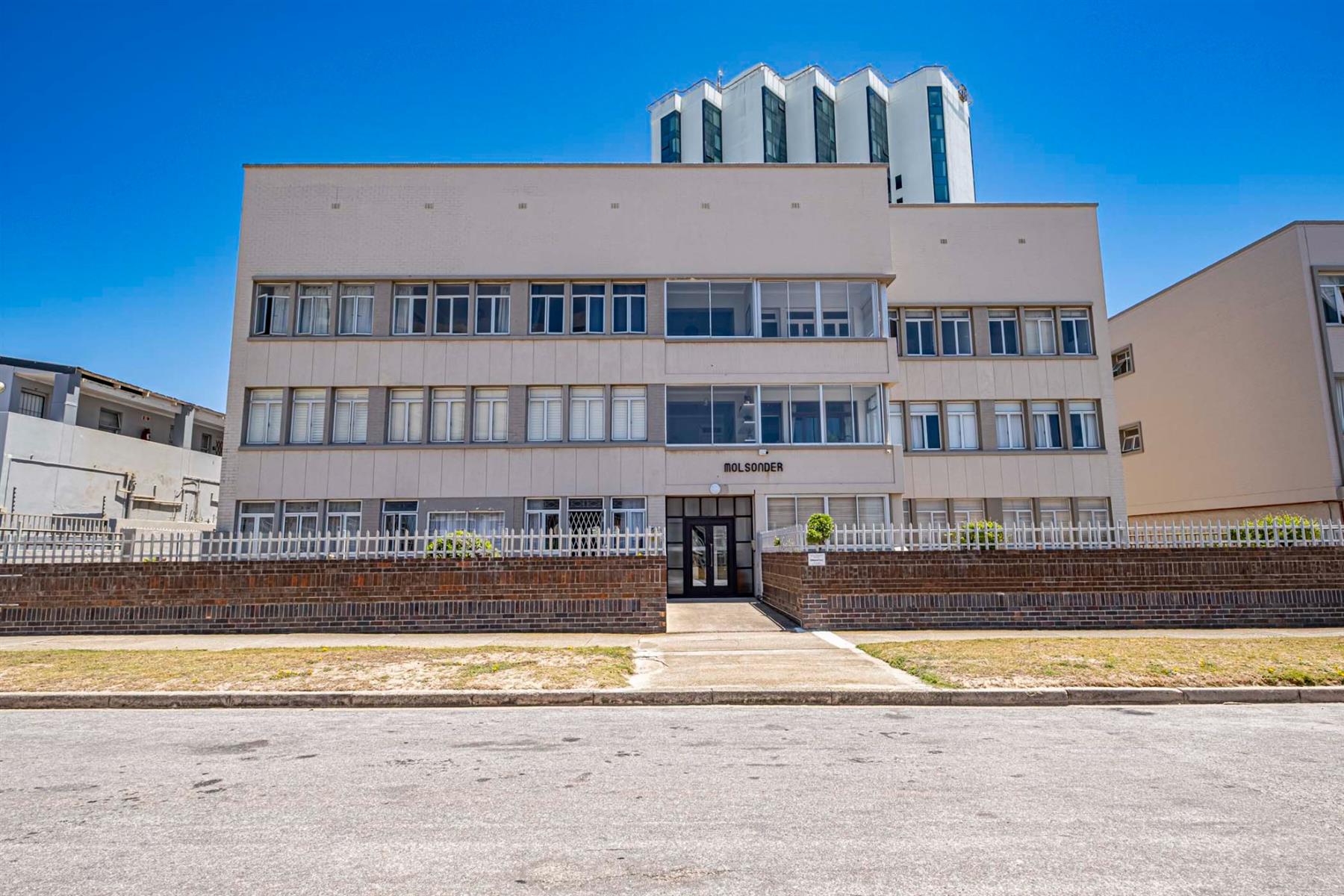 2 Bedroom Apartment in Summerstrand