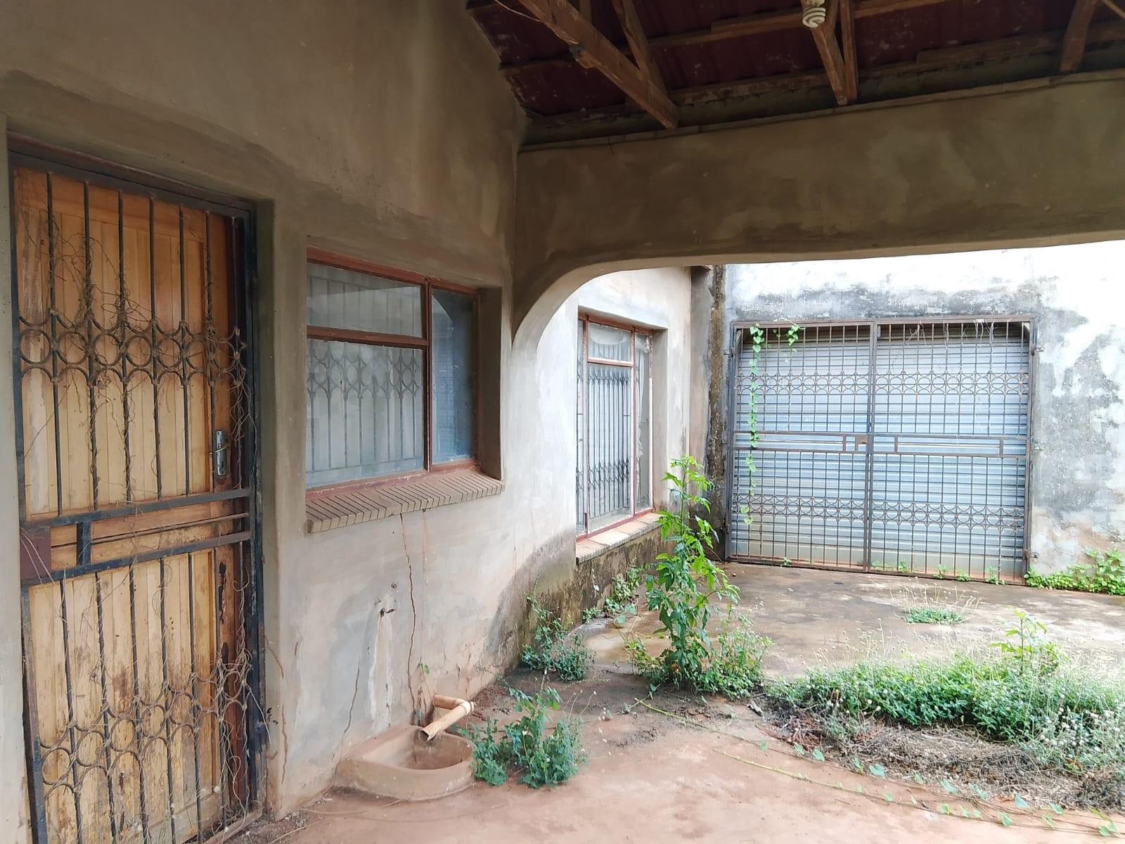 House for sale in Thohoyandou, 700 m²
