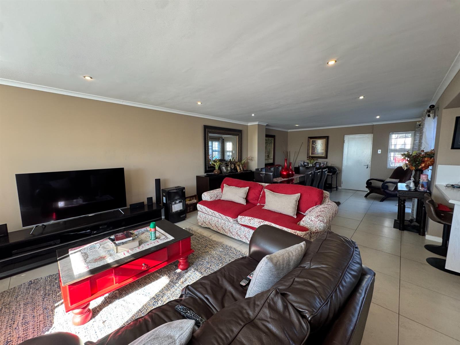 Well-Maintained Family Lock-Up-and-Go in Villa Diamante