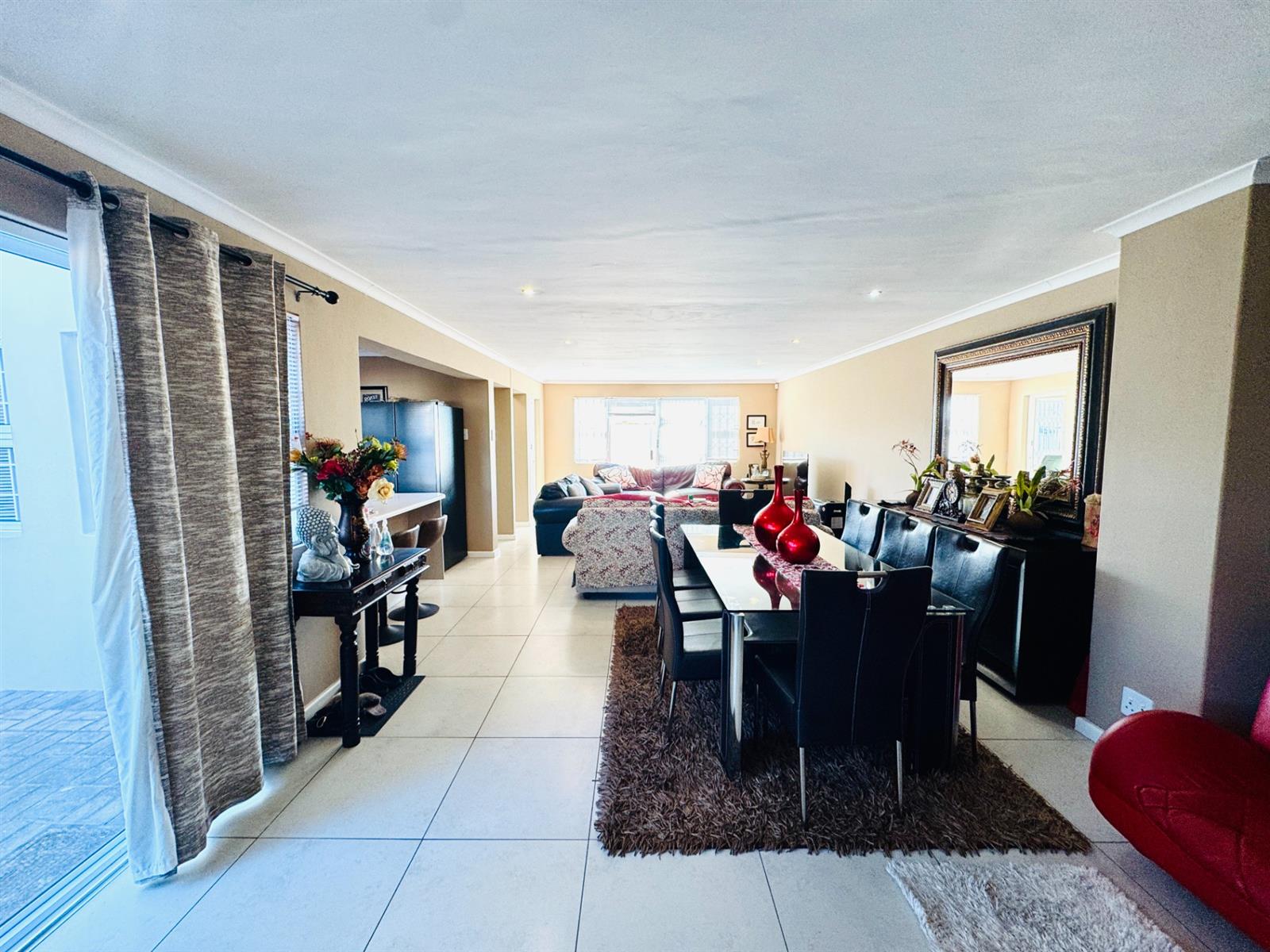 Well-Maintained Family Lock-Up-and-Go in Villa Diamante