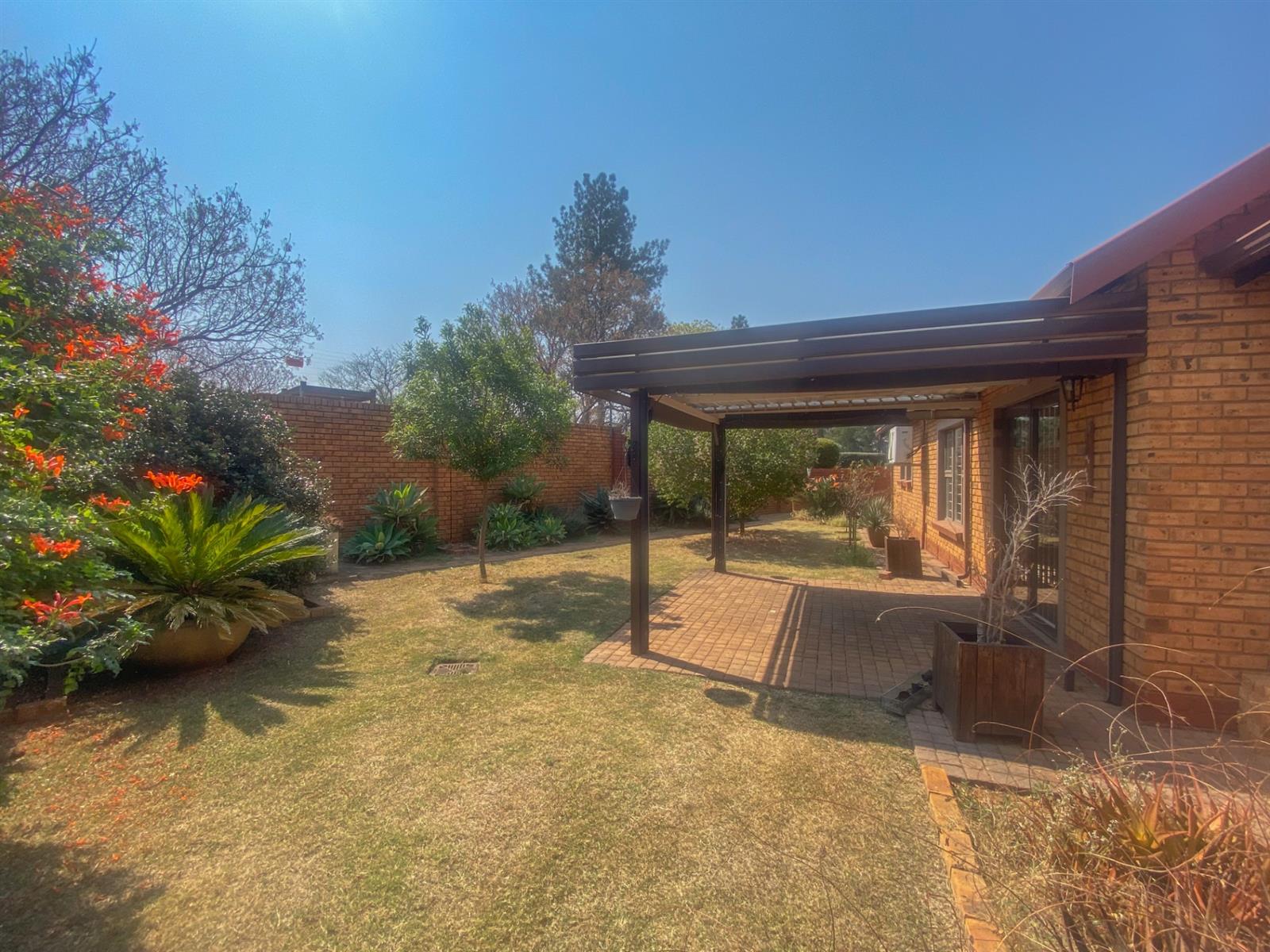 Spacious Wheelchair-Friendly Retirement Home with Excellent Amenities