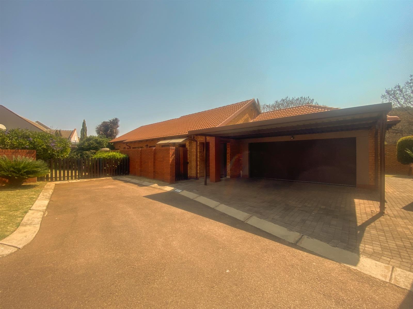 Spacious Wheelchair-Friendly Retirement Home with Excellent Amenities
