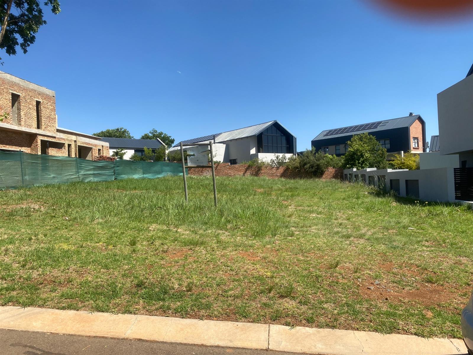 Large Stand in the Exclusive The Hills Lifestyle Estate