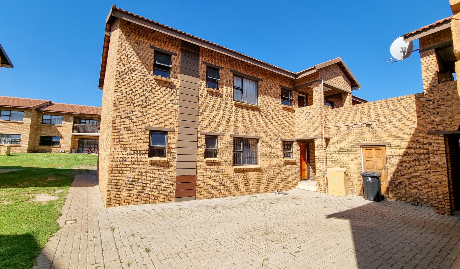 R700 000 - Apartment For Sale, Witfield, Boksburg