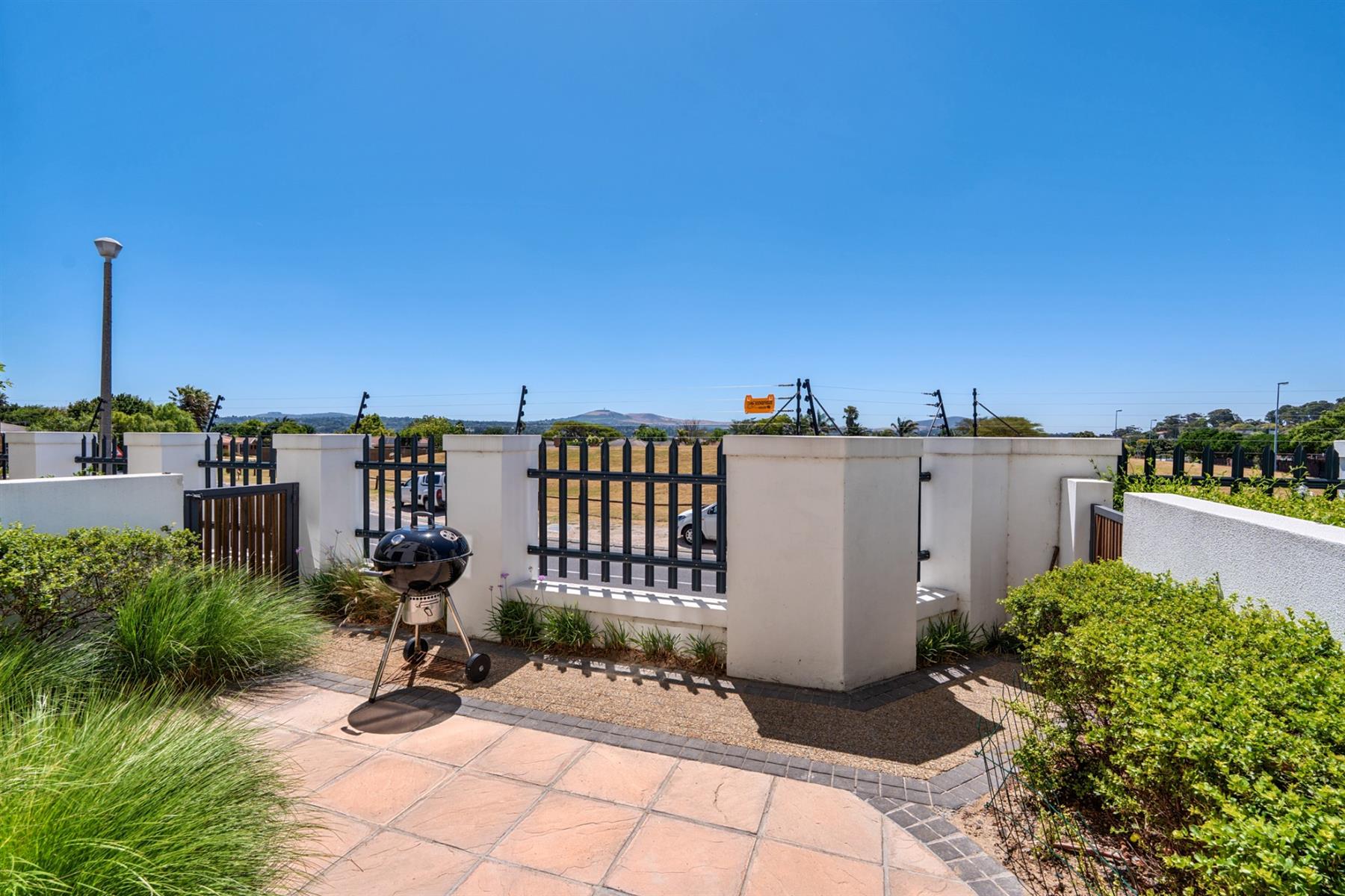 Modern Ground-Floor Apartment For Sale / Sonstraal Heights