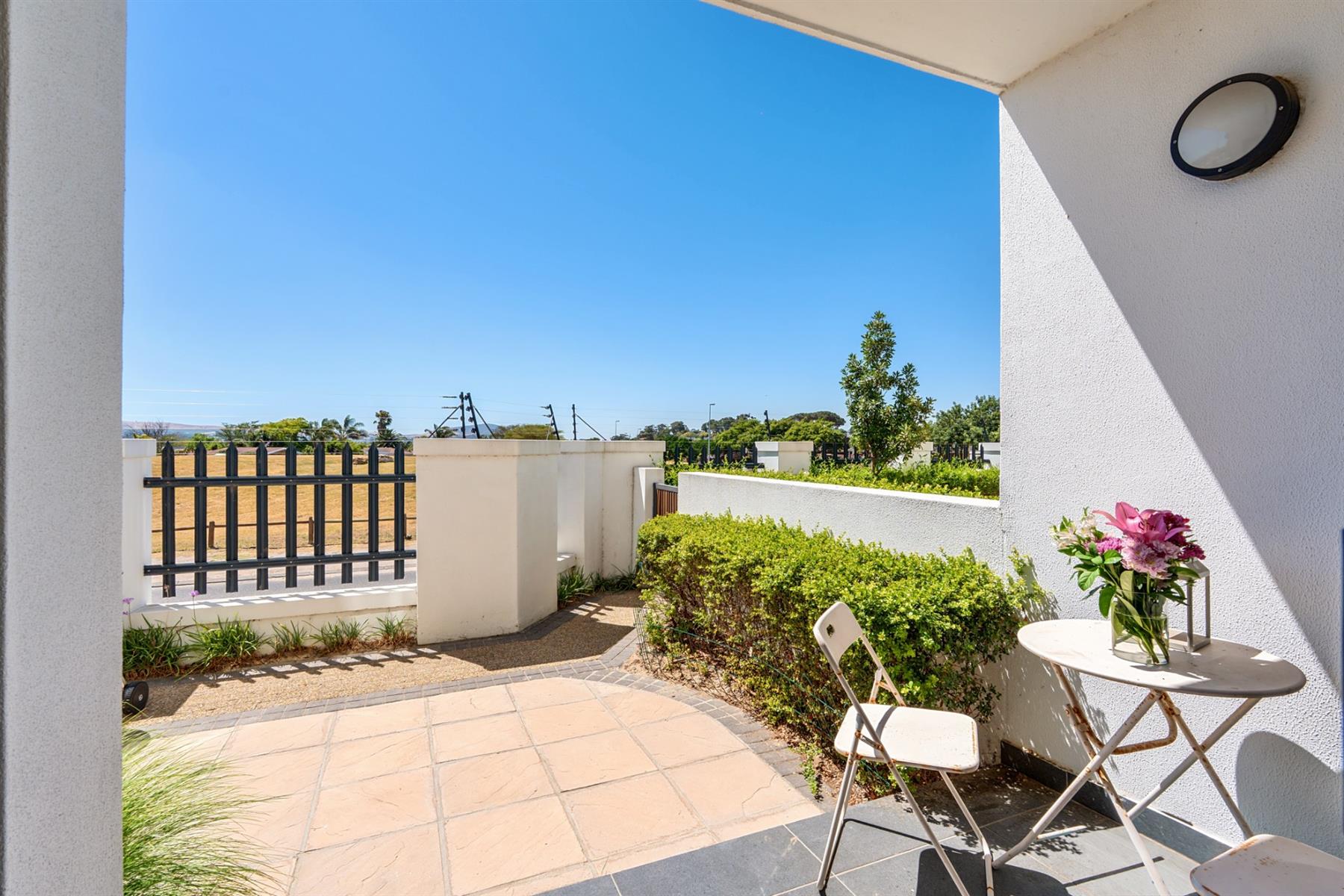 Modern Ground-Floor Apartment For Sale / Sonstraal Heights