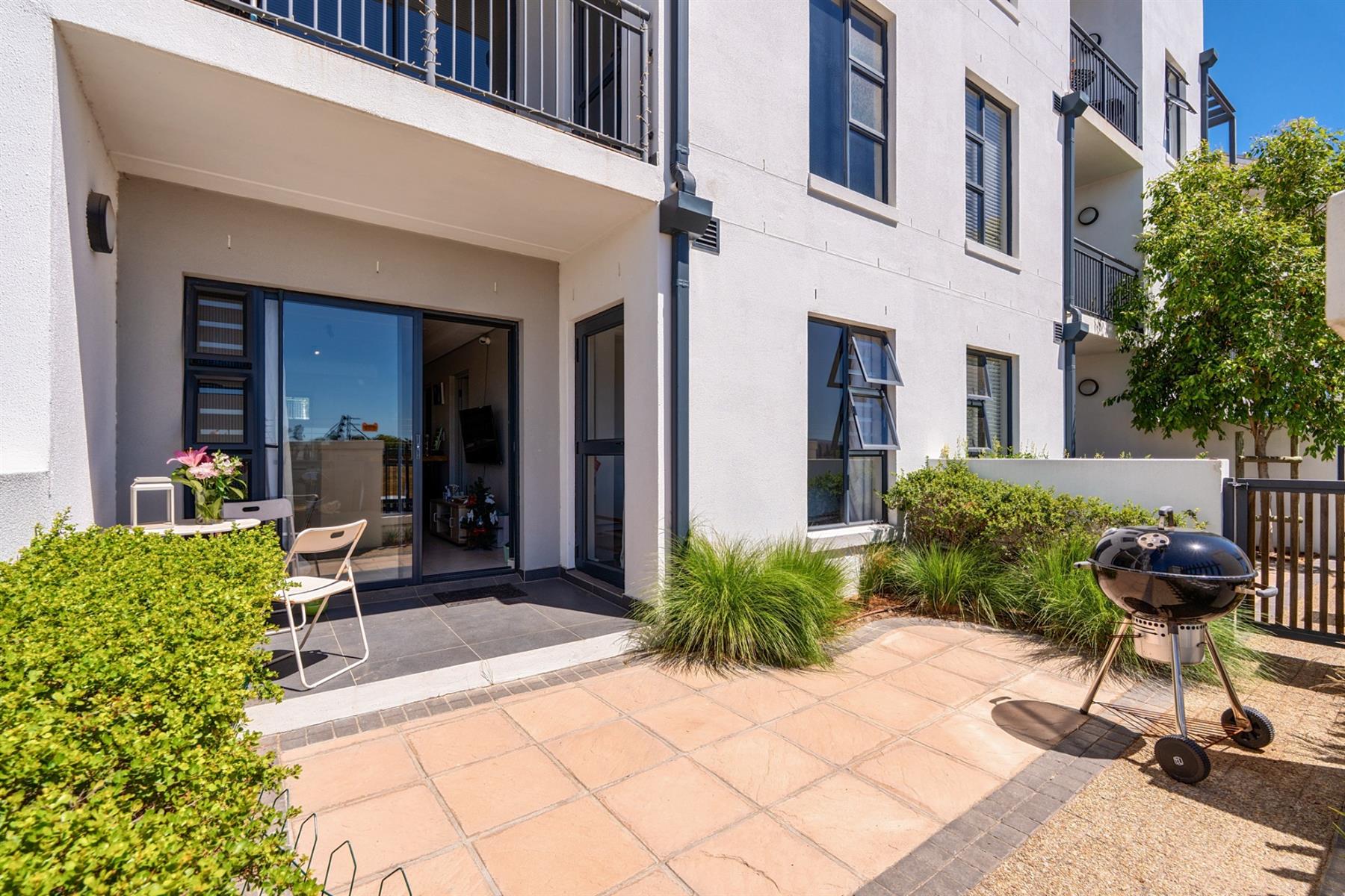 Modern Ground-Floor Apartment For Sale / Sonstraal Heights