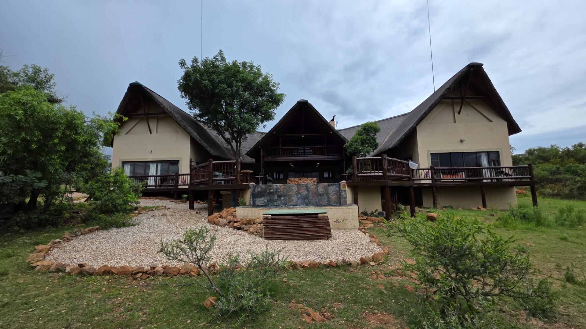 Private Lodge in Mabalingwe Nature Reserve - A Big 5 Lodge of Peace and Tranquillity