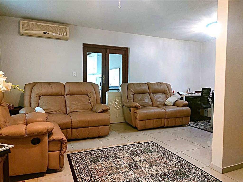 Townhouse for sale in Morningside, Durban, KwaZulu Natal, 123 m²