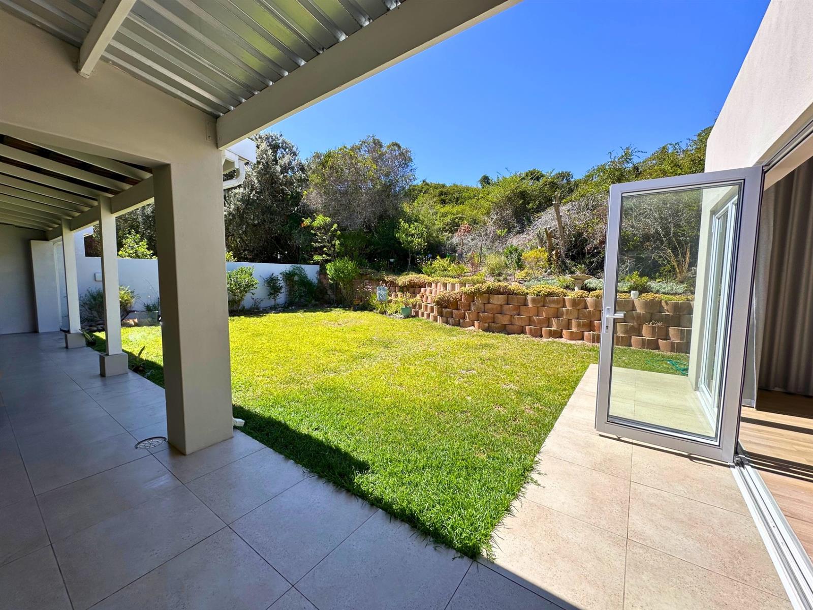 Apartment for rent in Keurboomstrand, Keurbooms, Plettenberg Bay, 90 m²