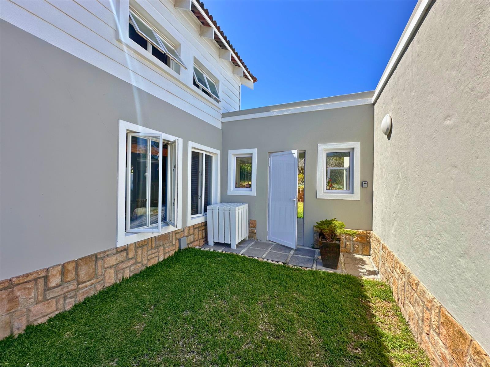 Apartment for rent in Keurboomstrand, Keurbooms, Plettenberg Bay, 90 m²