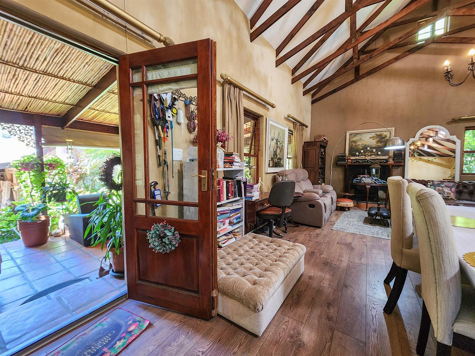 UNIQUE GREEN PASTURES HOME