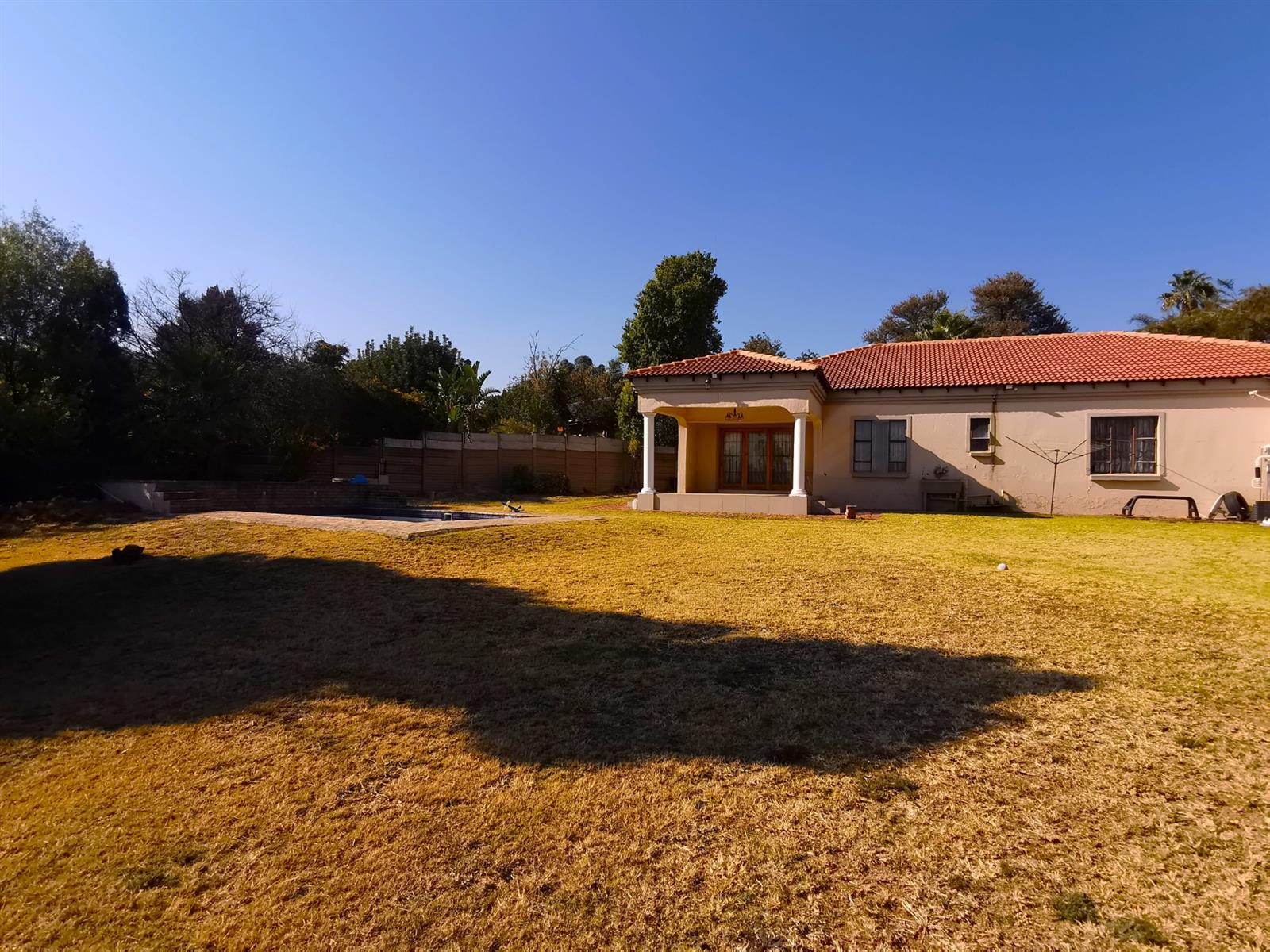 A villa where comfort and elegance meet the eye 5 bedroom, 3 bathroom, double garage for sale