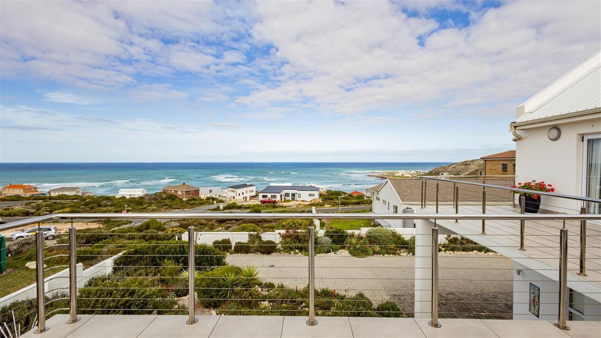 A Struisbaai Coastal Retreat here the Ocean Becomes Part of Your Everyday Life
